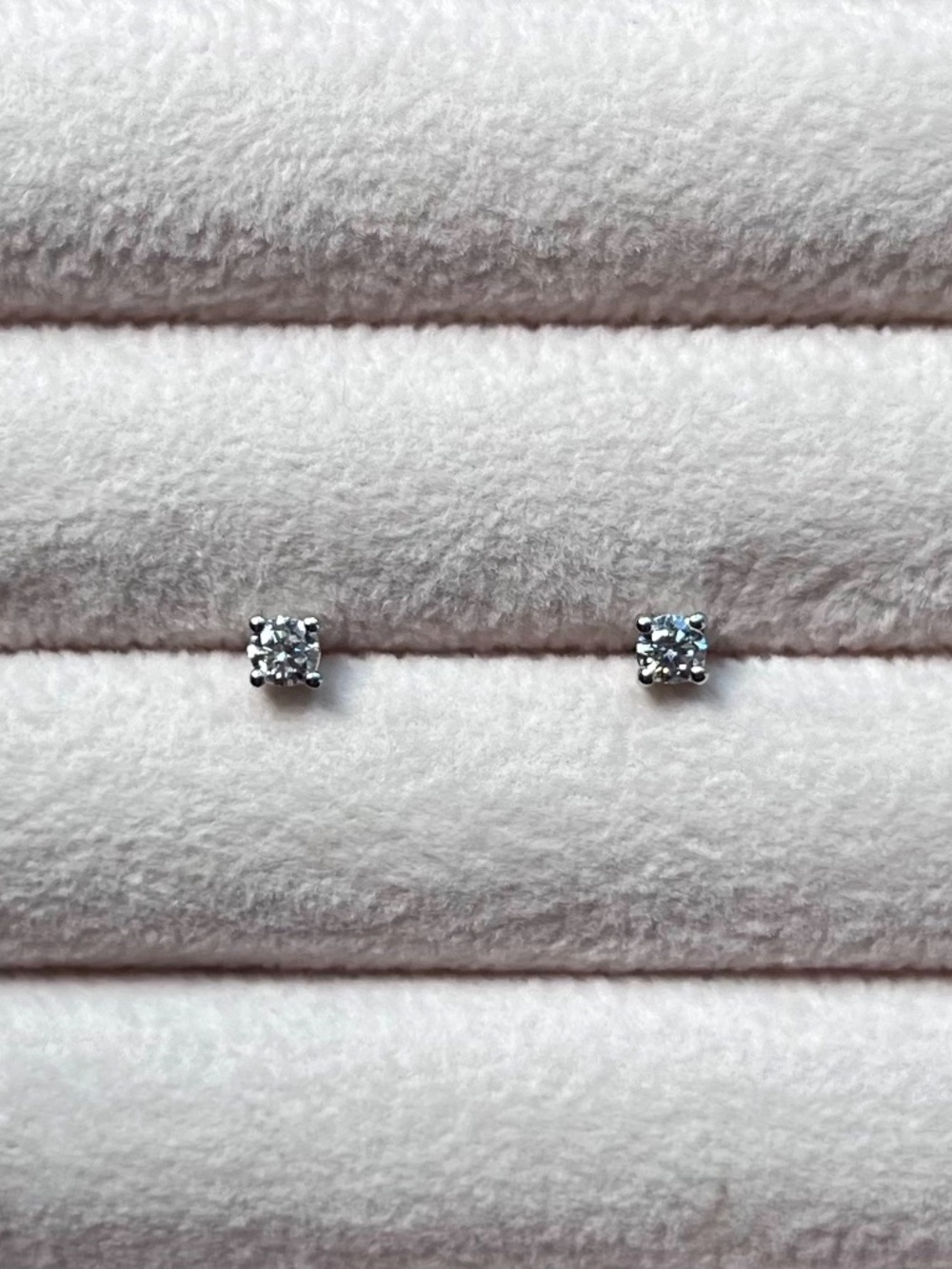 E048 | Genuine Diamond 3mm Stud Earrings